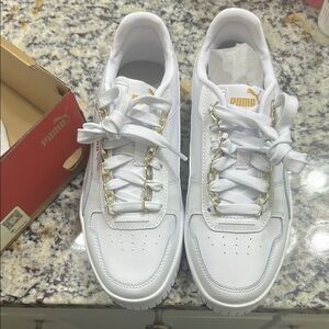 Puma white sneakers women’s size 7 new in box